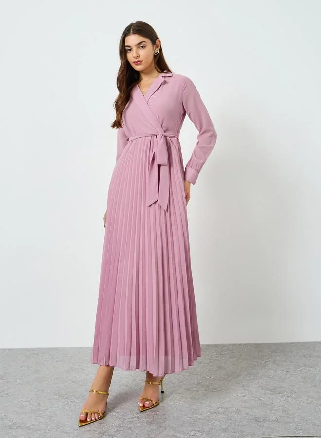 ستايلي فستان طويل مزين بكسرات